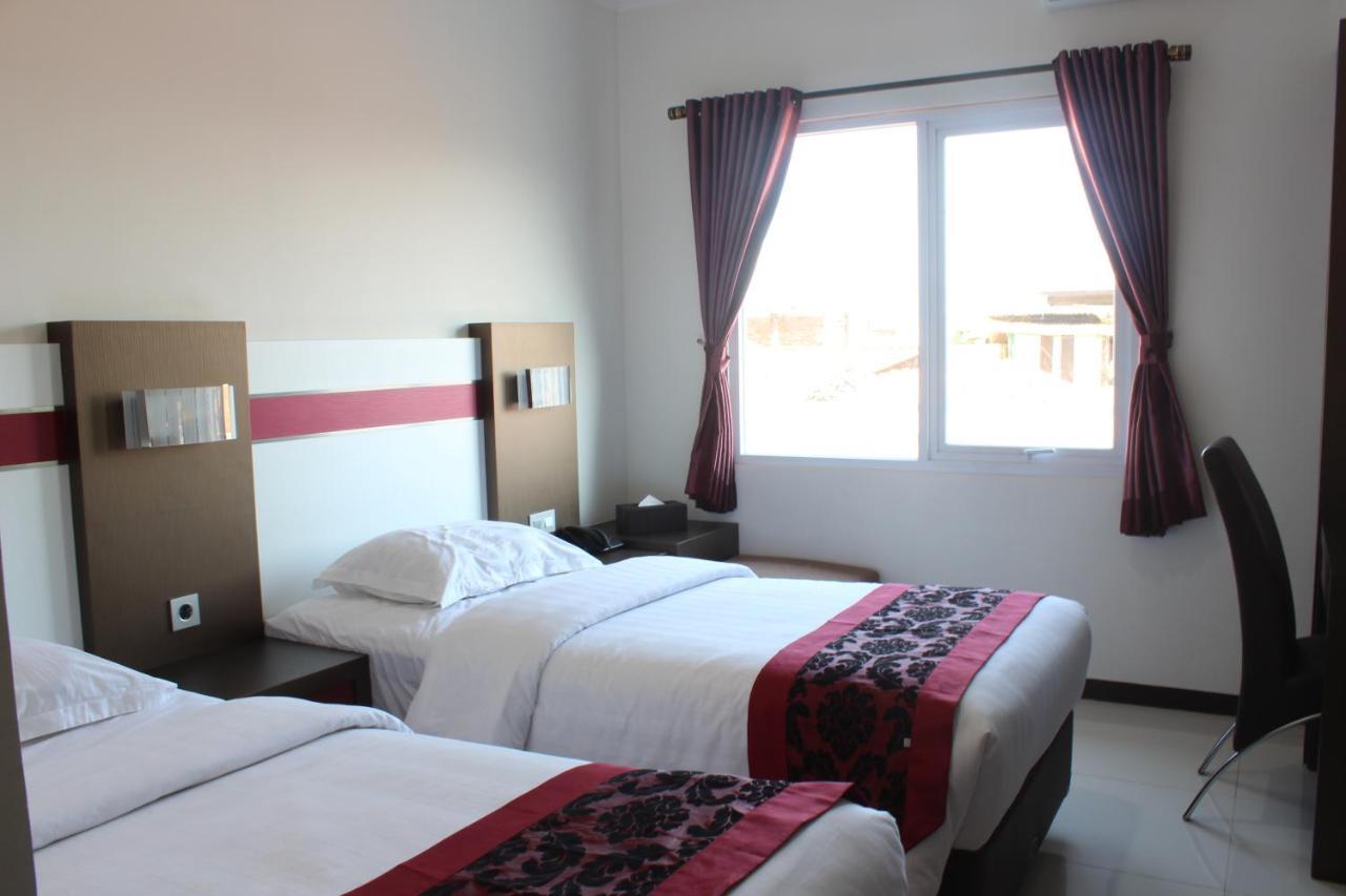 Idea'S Hotel Jalan Ibrahim Aji Бандунг Экстерьер фото