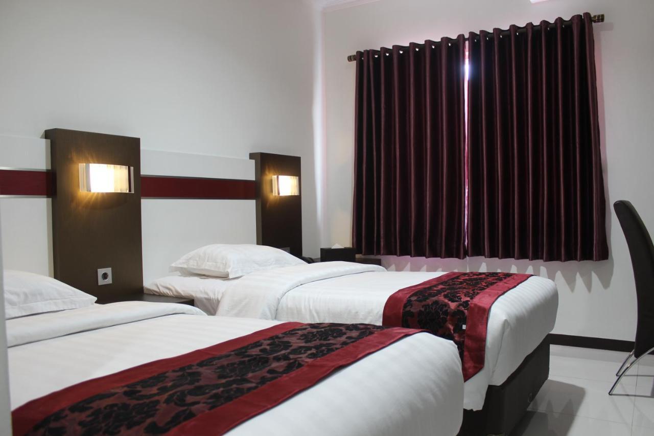 Idea'S Hotel Jalan Ibrahim Aji Бандунг Экстерьер фото