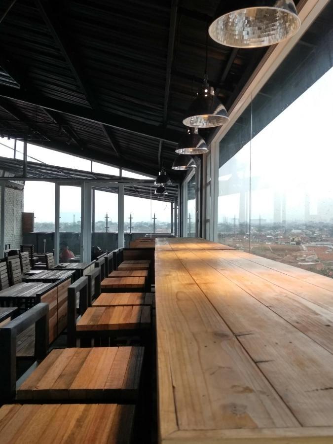 Idea'S Hotel Jalan Ibrahim Aji Бандунг Экстерьер фото